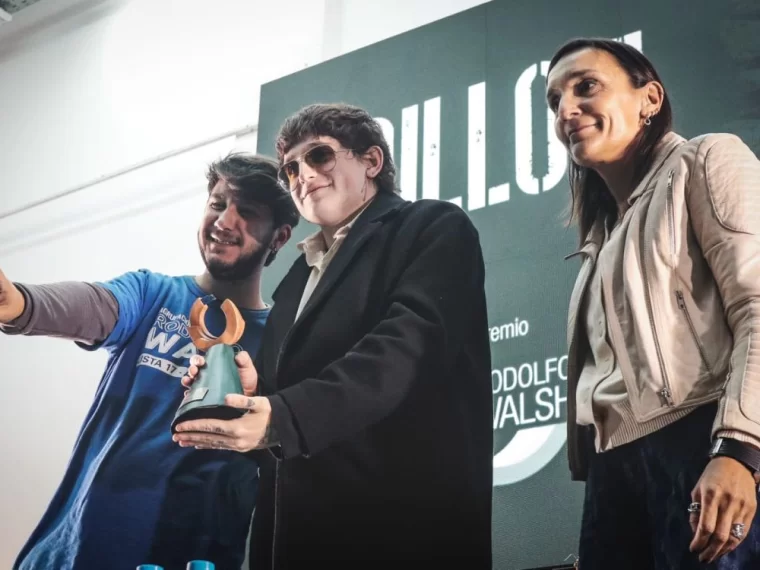 Dillom recibió el Premio Rodolfo Walsh en la Universidad Nacional de La Plata