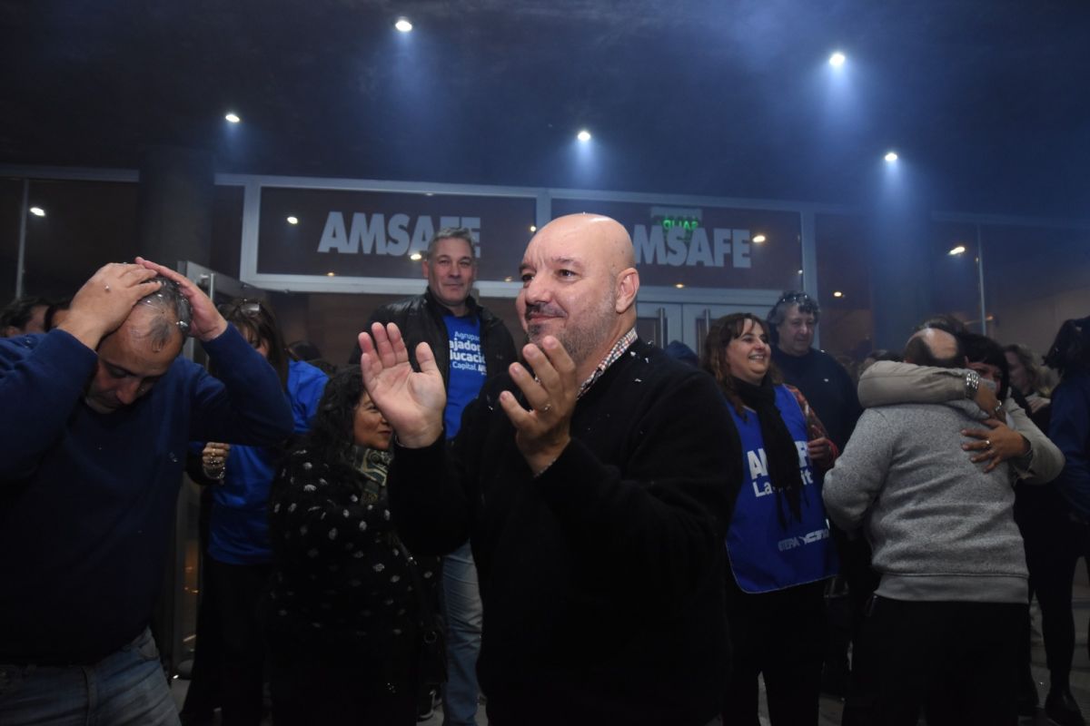 La lista del Frente Trabajadores de la Educación se impuso en 17 de los 19 departamentos.