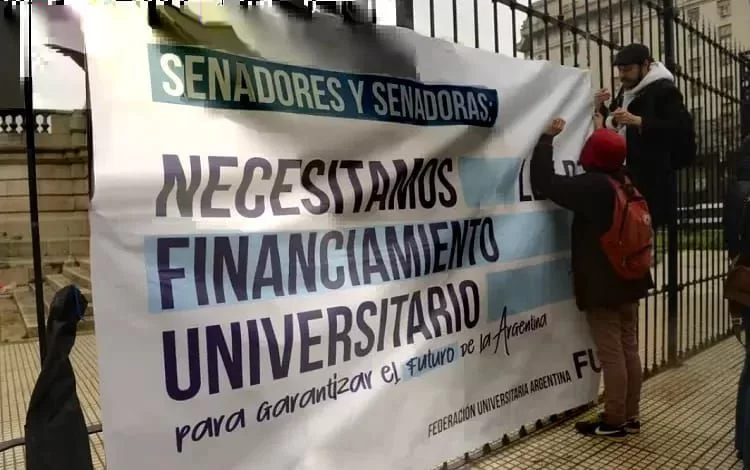 Armas sí, universidad no. Las prioridades del gobierno nacional