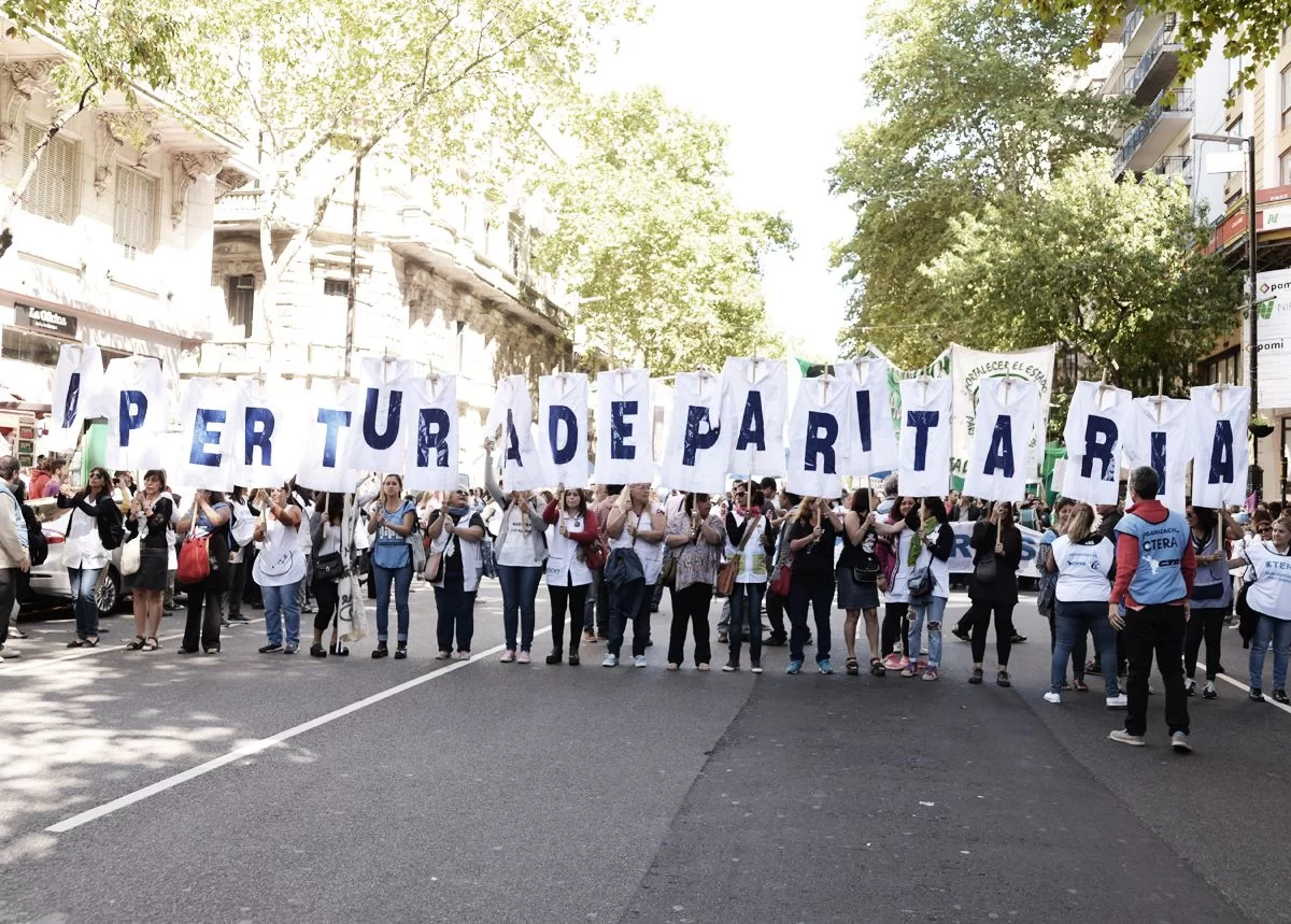 Salario docente: crisis histórica, desigualdades provinciales y el retiro del estado nacional