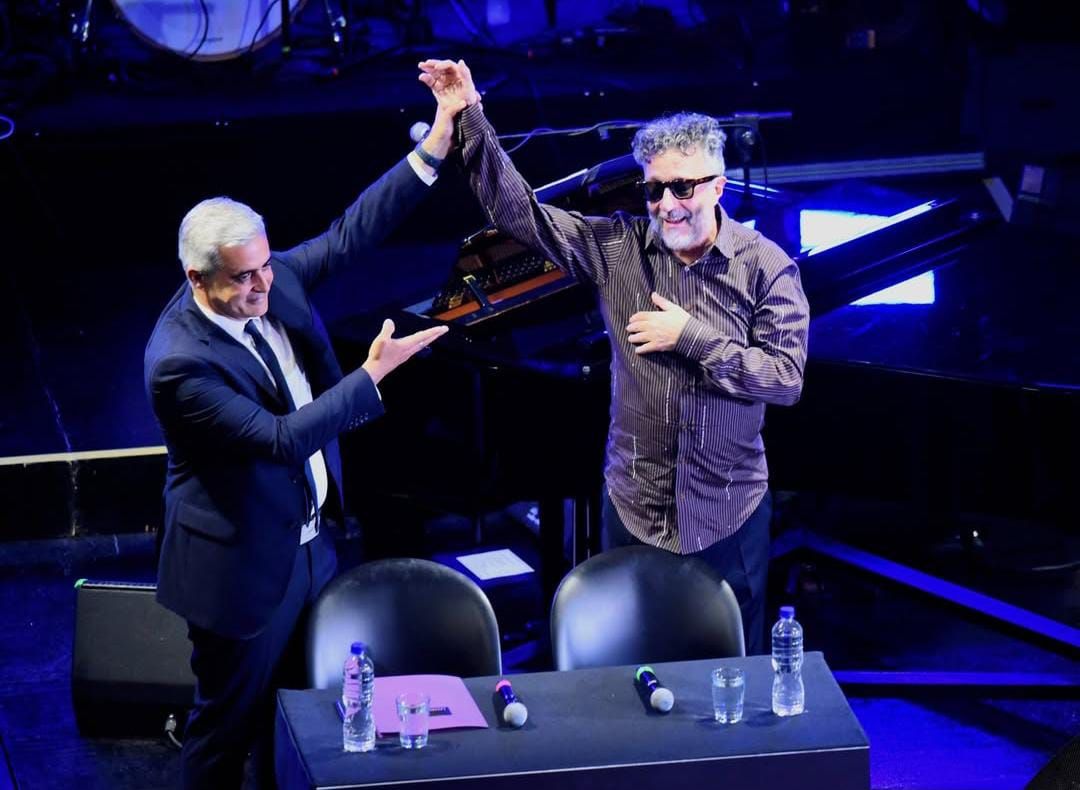 Profeta en su tierra: Fito Páez fue reconocido como Doctor Honoris Causa de la UNR