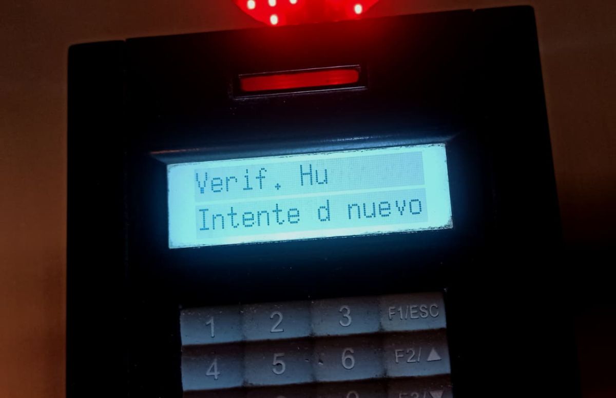 CABA implementará en 2026 el control de asistencia docente mediante huellas digitales