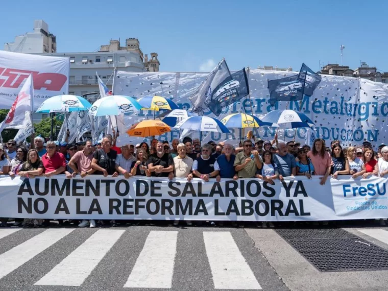 Presentan un proyecto para otorgar un suplemento salarial a personal docente