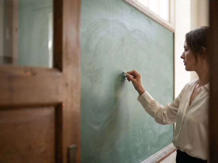 El graduado en Ciencia de la Educación: actor estratégico en una actualidad vertiginosa