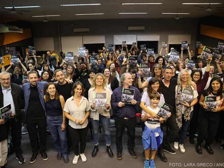 Presentaron en la UBA un libro de fotoperiodismo que ayuda a entender la Argentina reciente