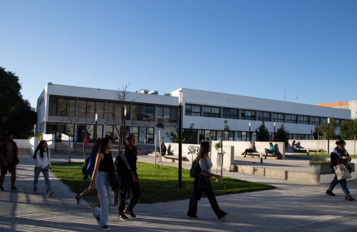 Por qué las universidades del conurbano duplicaron su matrícula en la última década