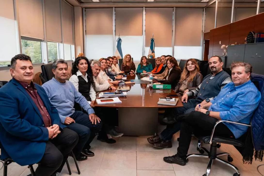 Directivos de los niveles Secundario y Superior titularizarán sus cargos en San Juan