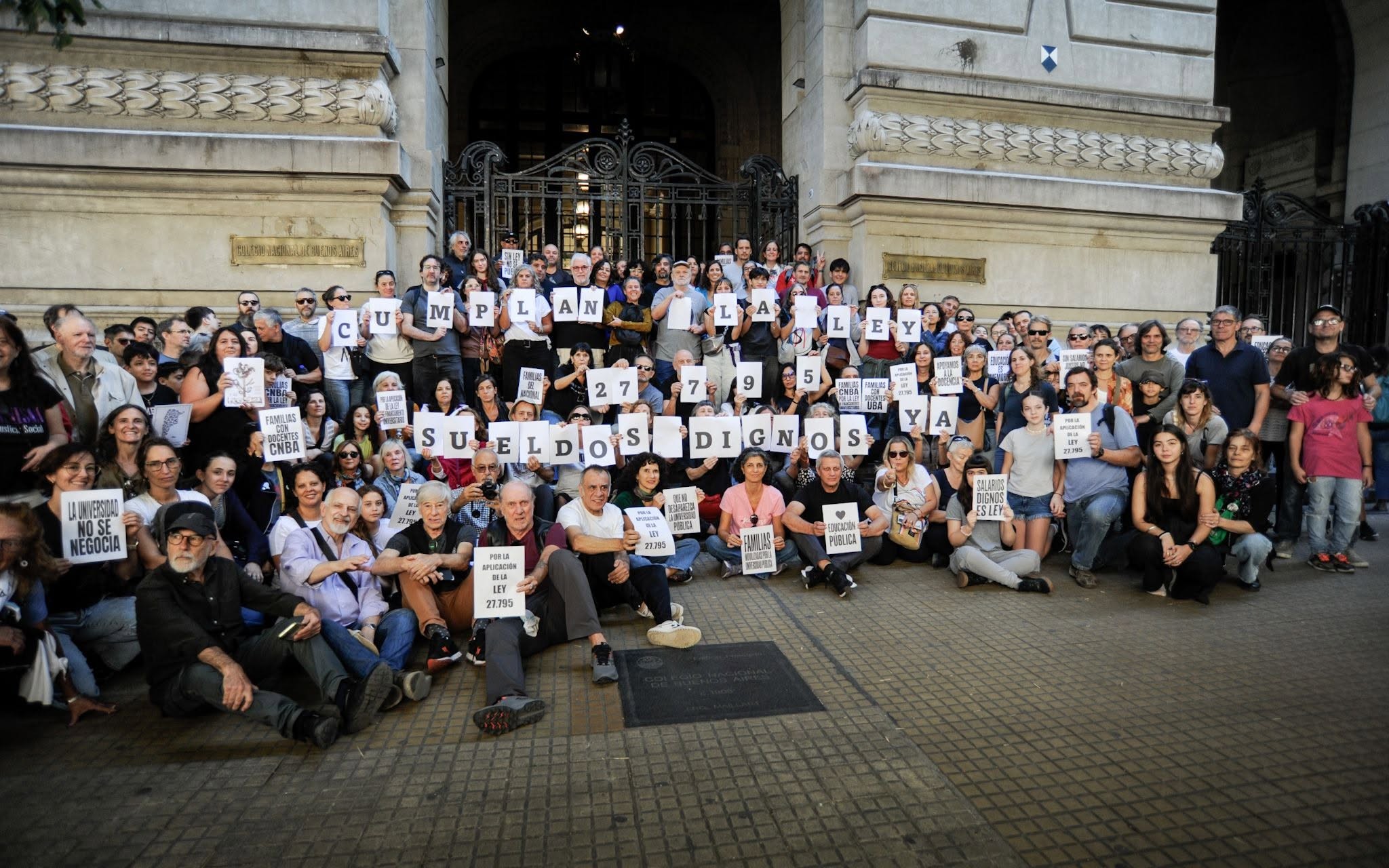 Desde los colegios preuniversitarios lanzan una campaña para juntar un millón de firmas 