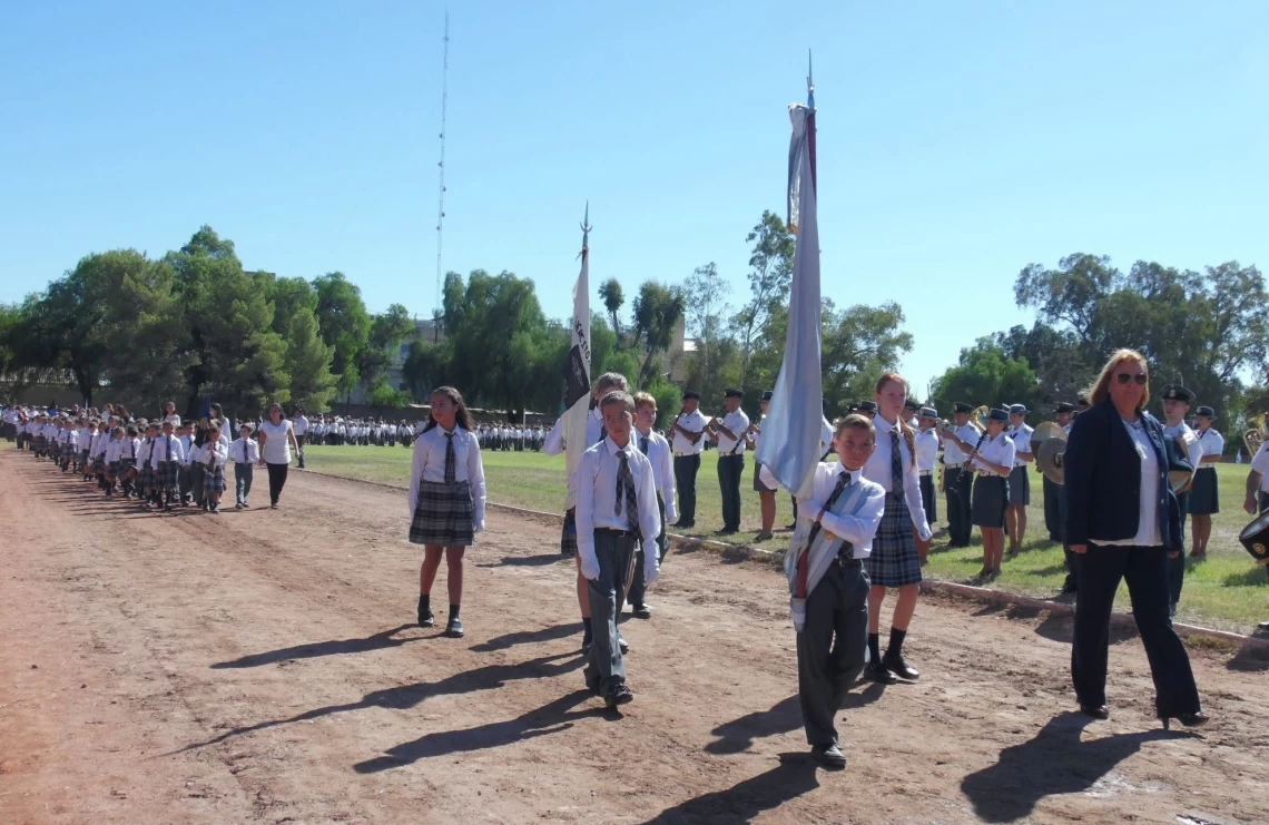 Colegios de las FFAA: advierten un éxodo masivo de docentes por los bajos salarios