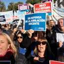 Docentes anunciaron un paro nacional en una protesta frente a Pizzurno