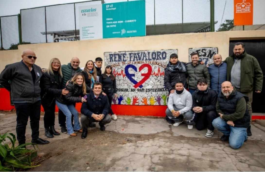 Docentes y estudiantes de Berazategui eligieron el nombre de René Favaloro para su escuela
