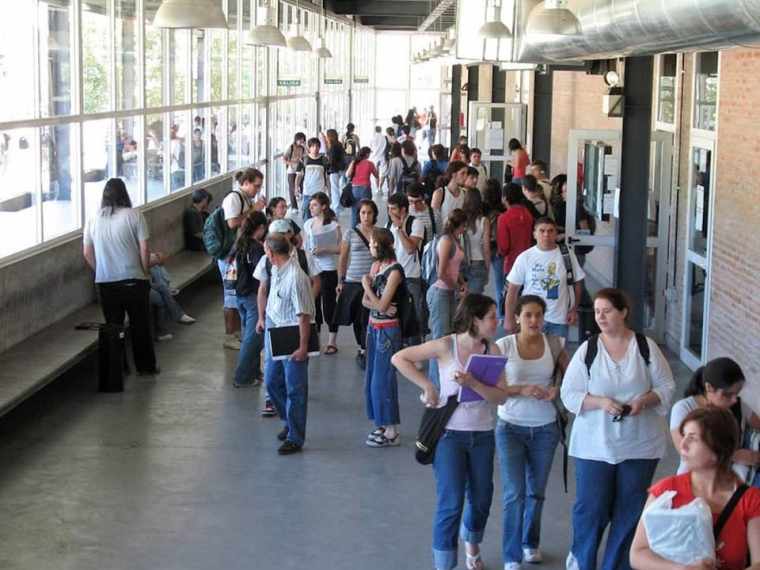 La educación superior construyó el acceso, pero está en deuda con cuidar las trayectorias