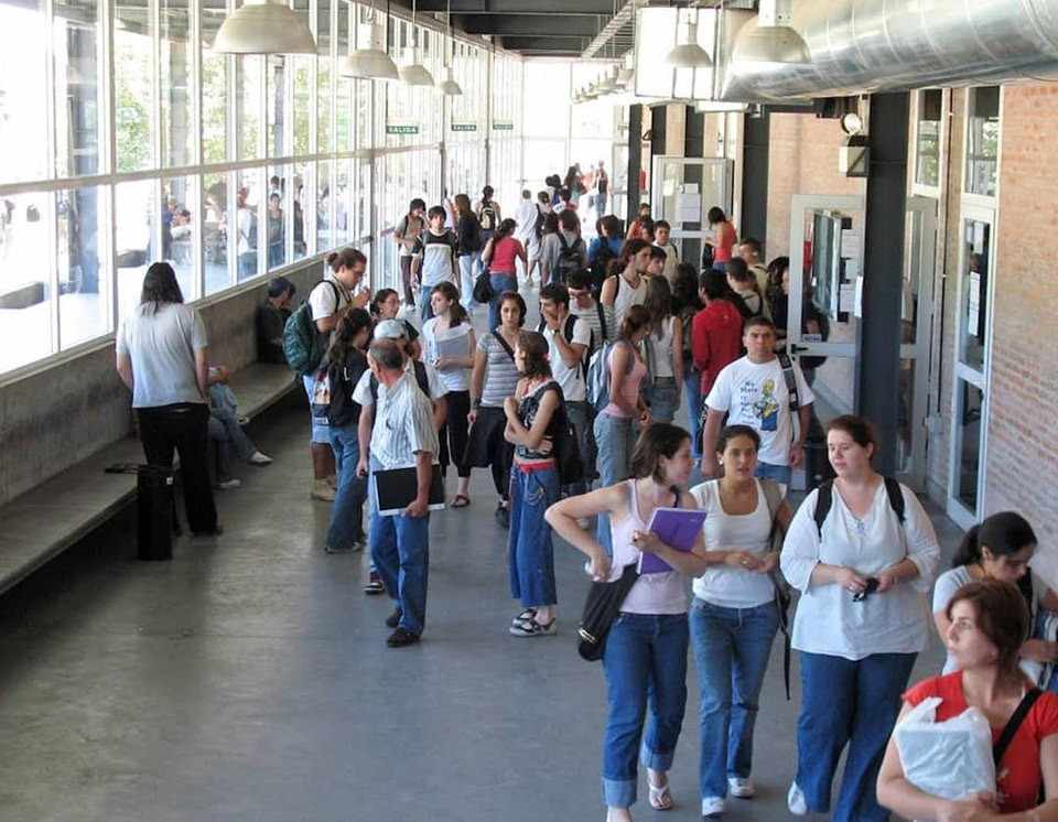 La educación superior construyó el acceso, pero está en deuda con cuidar las trayectorias