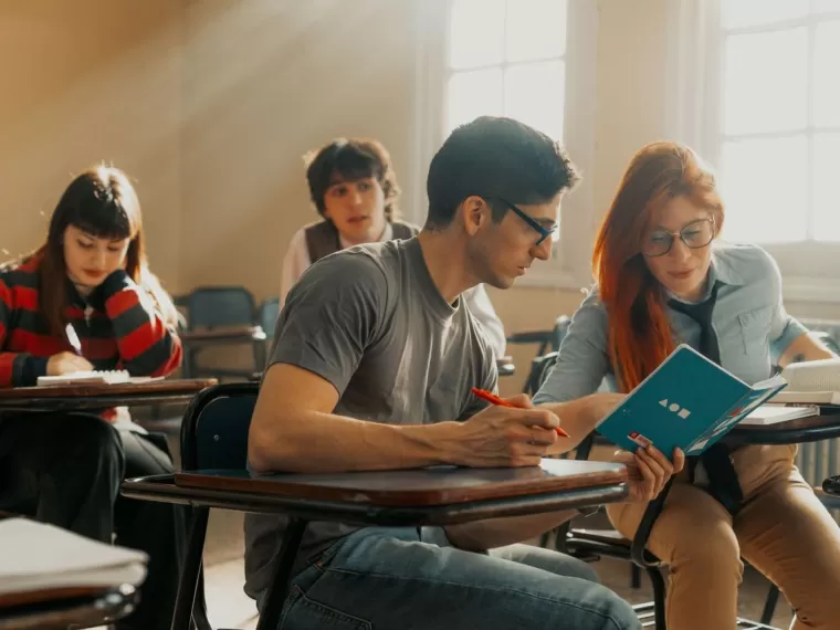 Orientación vocacional y el derecho a desear: elegir un futuro en condiciones desiguales