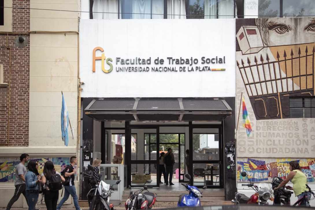 UNLP: estudiantes de Trabajo Social presentaron una aplicación para acompañar la cursada