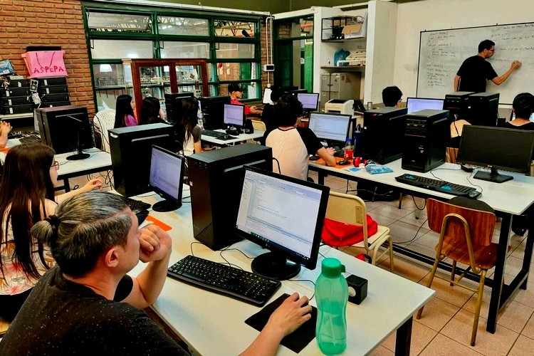 Estudiantes bonaerenses podrán certificar saberes vinculados al mundo del trabajo 
