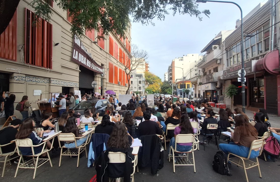 Clases públicas, tomas y videos: cómo la comunidad universitaria prepara la marcha